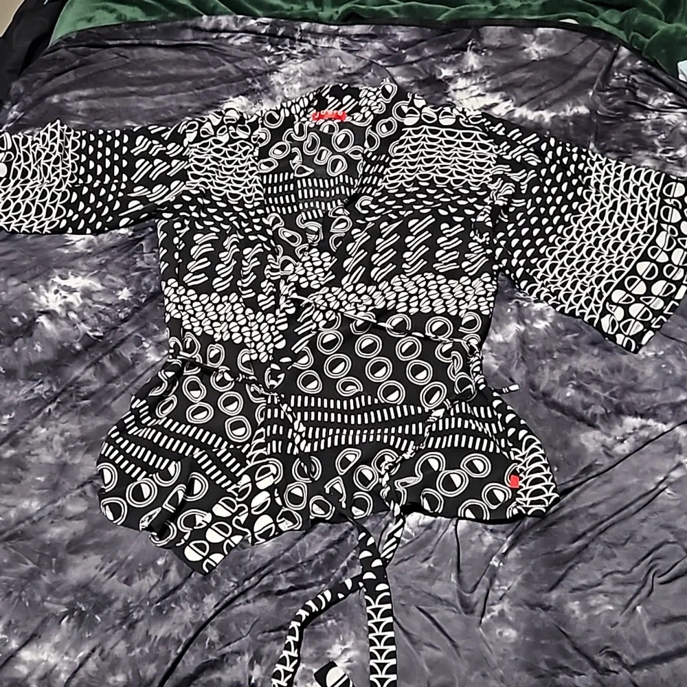 Small robe - Picture 2 of 4
